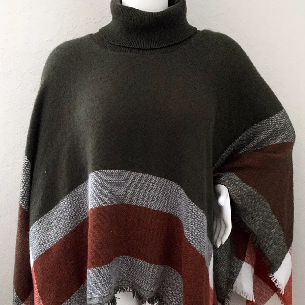 NWTs Ladies Ara Sports plaid turtleneck asymmetrical poncho sweater One Size